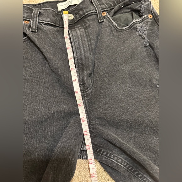 Abercrombie Curve Love 90s Straight Ultra High Rise 29/8 Ripped Black Jeans - Picture 8 of 14